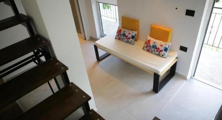 Bed and Breakfast On The Rocks Qeparo Exterior foto